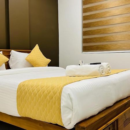 Emerald Inn Kochi Exterior photo