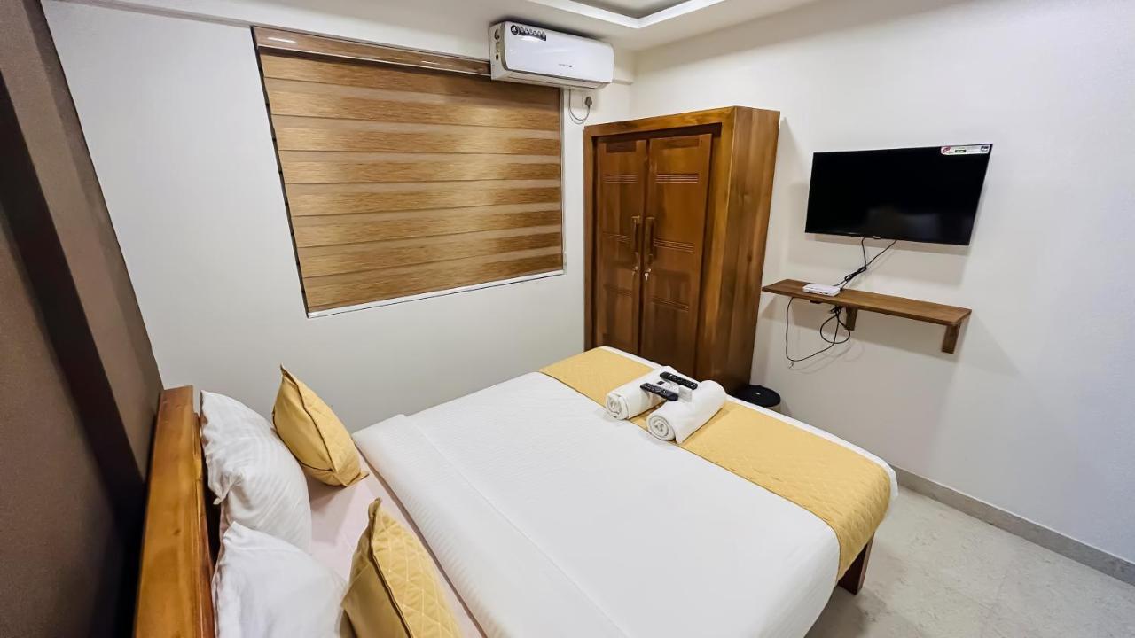 Emerald Inn Kochi Exterior photo