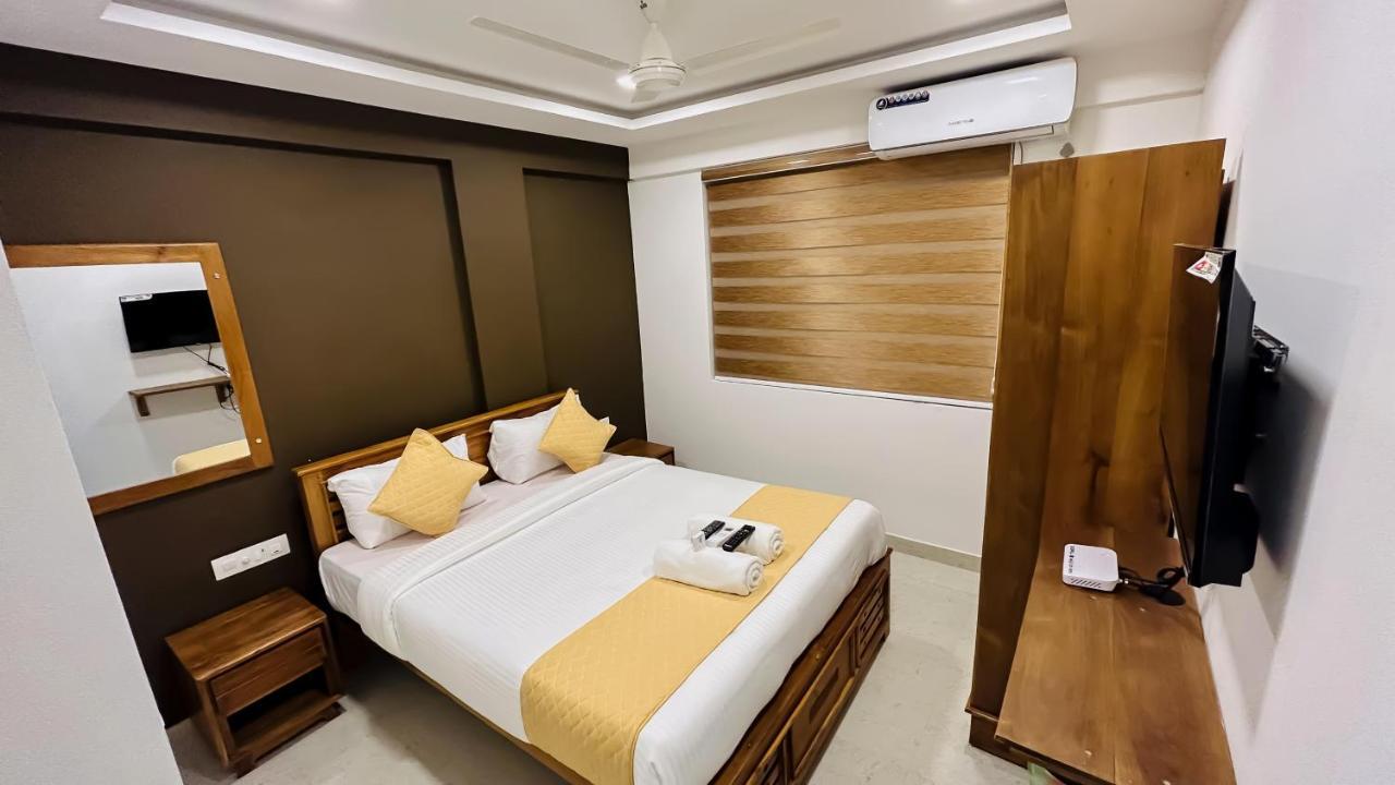 Emerald Inn Kochi Exterior photo