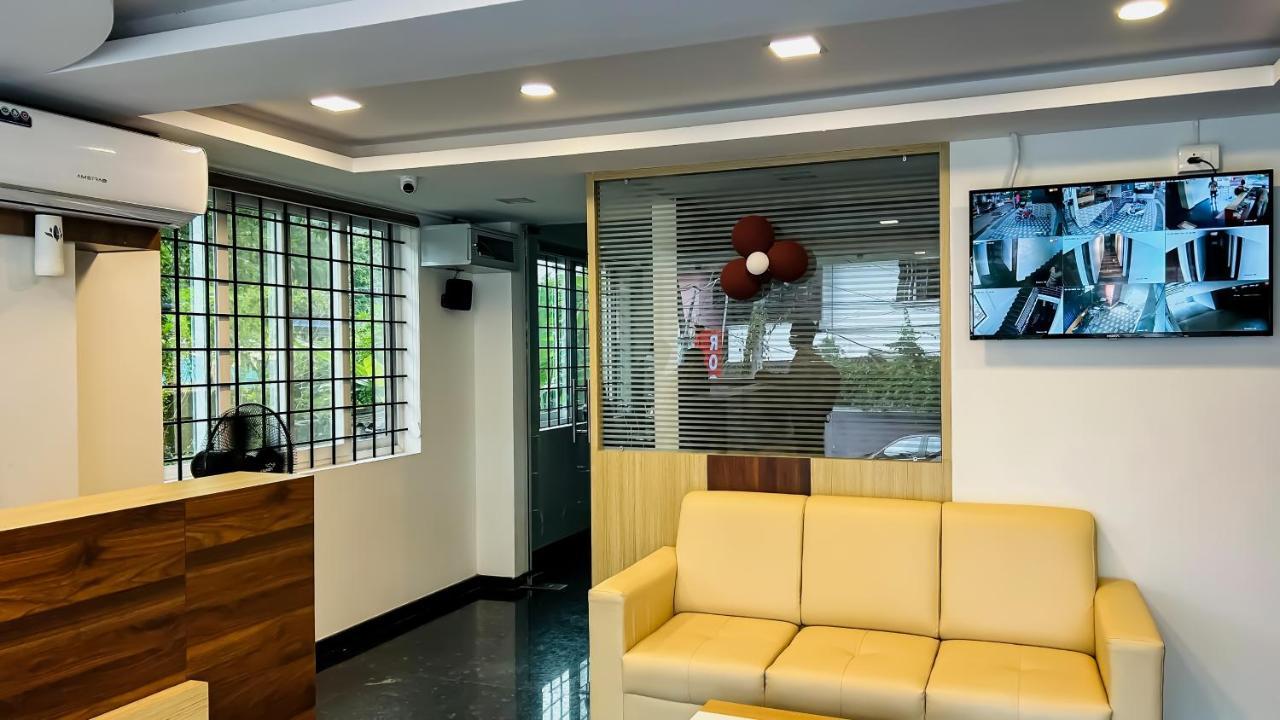 Emerald Inn Kochi Exterior photo